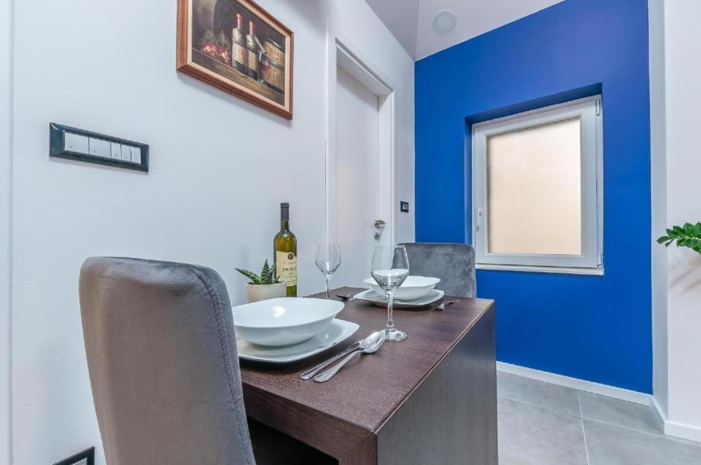 X Boutique Marinac Studio Apartments & Rooms Шибеник Экстерьер фото