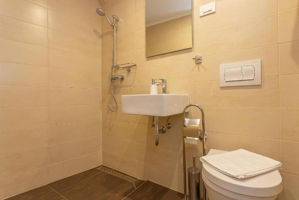 X Boutique Marinac Studio Apartments & Rooms Шибеник Экстерьер фото